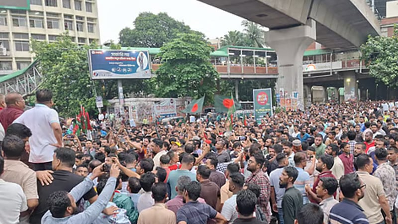 অবস্থানের পর শাহবাগ মোড় ছাড়লো স্বেচ্ছাসেবক দল